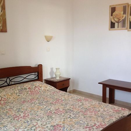 Golden Sun Apartments Arkasa Habitación foto